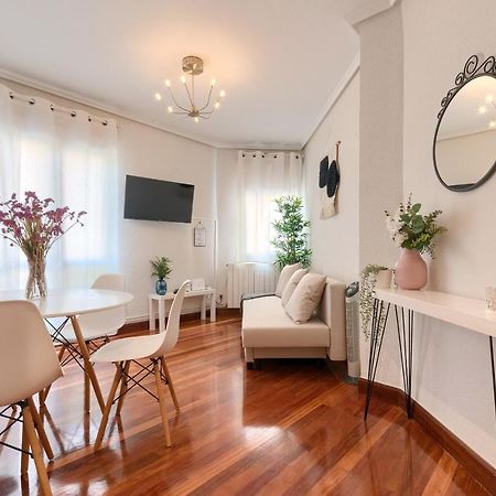 Vivienda Turistica Junto Al Ayuntamiento Apartment Bilbao Bagian luar foto