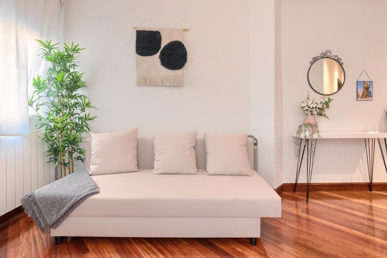 Vivienda Turistica Junto Al Ayuntamiento Apartment Bilbao Bagian luar foto