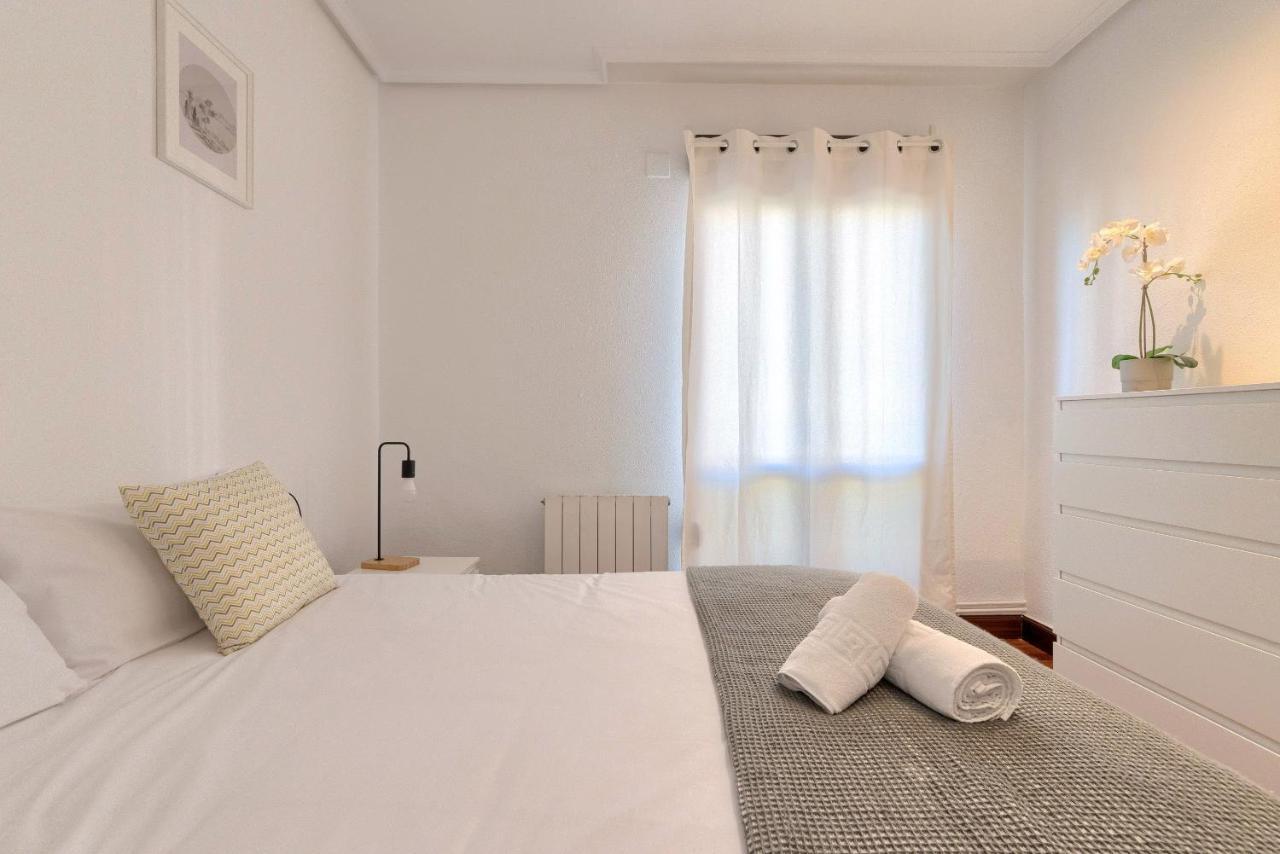 Vivienda Turistica Junto Al Ayuntamiento Apartment Bilbao Bagian luar foto