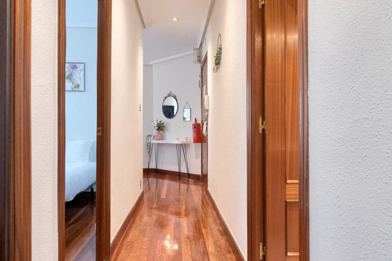 Vivienda Turistica Junto Al Ayuntamiento Apartment Bilbao Bagian luar foto