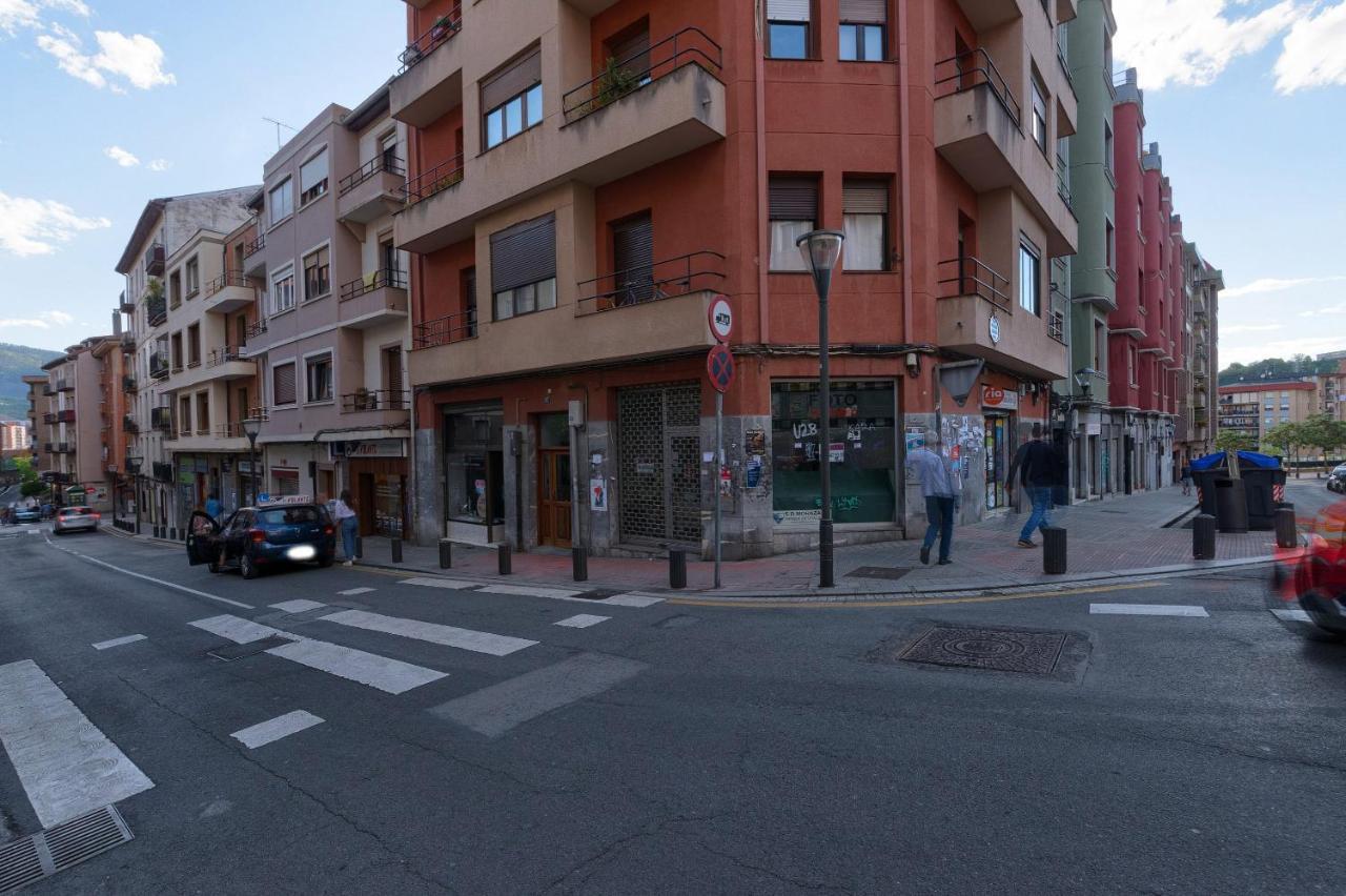 Vivienda Turistica Junto Al Ayuntamiento Apartment Bilbao Bagian luar foto