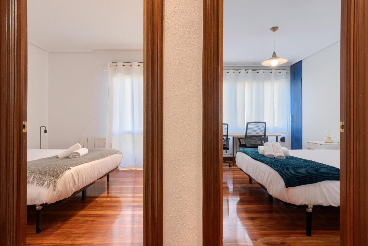 Vivienda Turistica Junto Al Ayuntamiento Apartment Bilbao Bagian luar foto